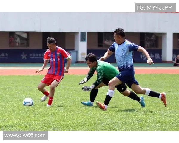 即将落幕的足球明星们如何在绿茵场上书写最后的辉煌篇章